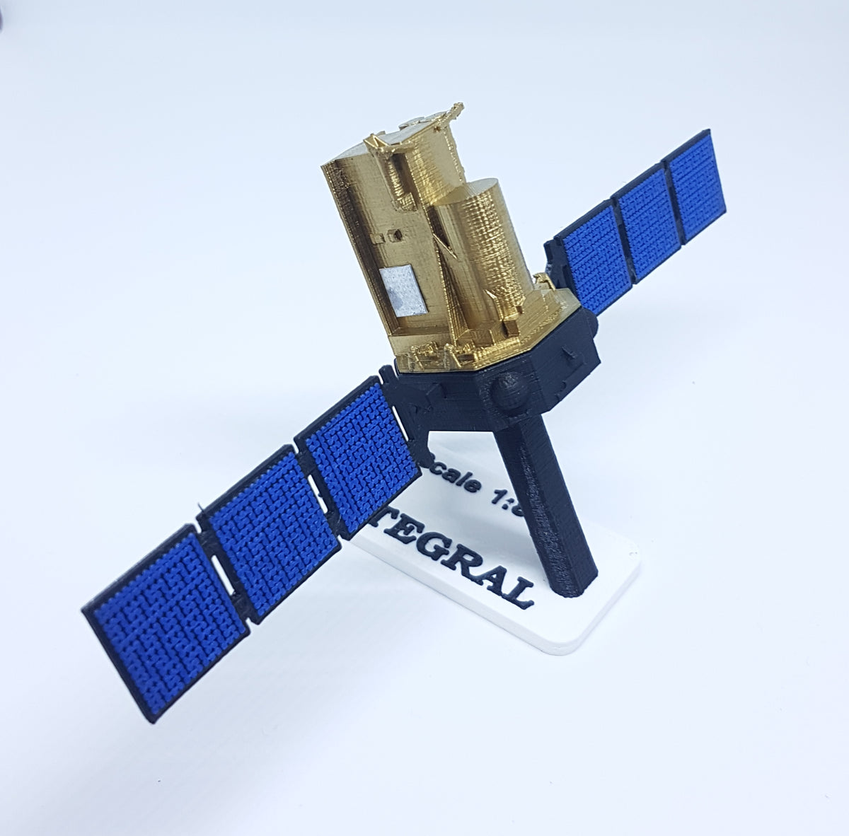 Integral store space telescope